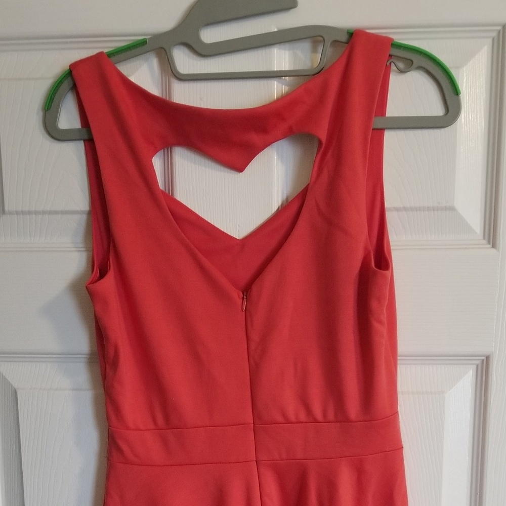 Heart cutout dress - Picture 4 of 6
